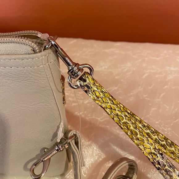 Fiorelli Wallet/Wristlet/Crossbody Bag - Picture 11 of 14